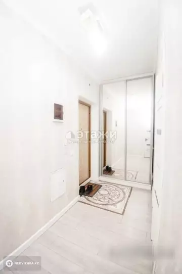 1-комнатная квартира, этаж 9 из 9, 38 м²