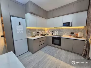 2-комнатная квартира, этаж 8 из 13, 62 м²