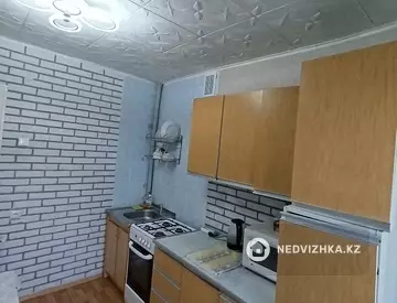 4-комнатная квартира, этаж 3 из 3, 82 м²