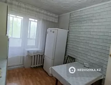 4-комнатная квартира, этаж 3 из 3, 82 м²
