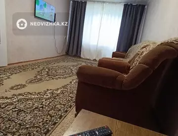 4-комнатная квартира, этаж 3 из 3, 82 м²