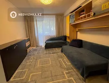 2-комнатная квартира, этаж 2 из 4, 52 м²