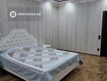 4-комнатная квартира, этаж 2 из 5, 152 м², посуточно
