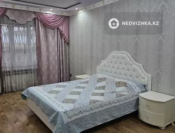4-комнатная квартира, этаж 2 из 5, 152 м², посуточно