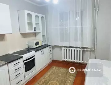 2-комнатная квартира, этаж 2 из 6, 51 м², на длительный срок
