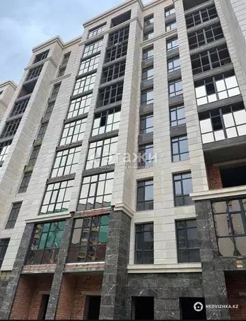 3-комнатная квартира, этаж 9 из 10, 90 м²