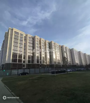 3-комнатная квартира, этаж 9 из 10, 90 м²