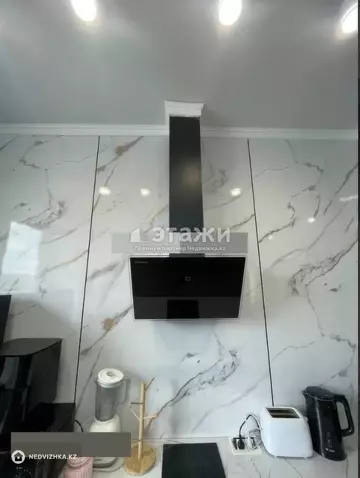 3-комнатная квартира, этаж 2 из 12, 56 м²