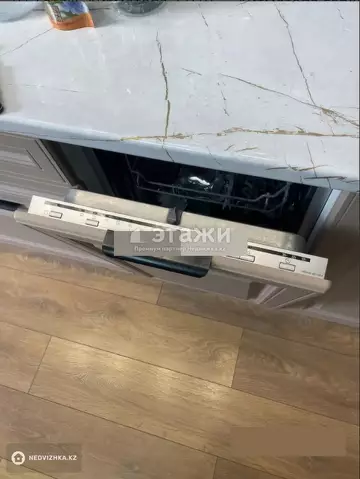 3-комнатная квартира, этаж 2 из 12, 56 м²