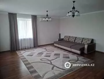 2-комнатная квартира, этаж 4 из 6, 85 м²