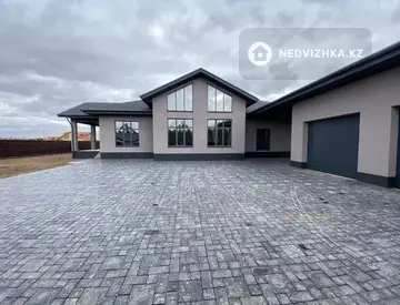 4-комнатный дом, 11 соток, 300 м²