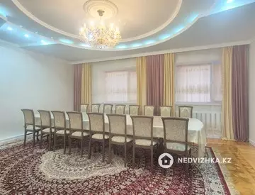 5-комнатный дом, 6 соток, 322 м²