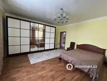 6-комнатный дом, 8 соток, 300 м²