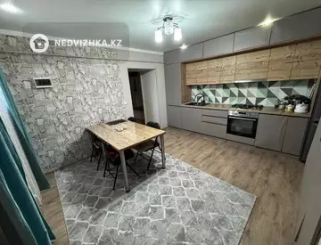 5-комнатный дом, 6 соток, 300 м²