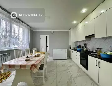 5-комнатный дом, 10 соток, 189 м²