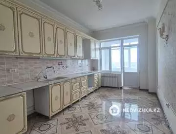 3-комнатная квартира, этаж 10 из 12, 105 м²