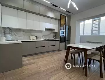 3-комнатная квартира, этаж 4 из 6, 113 м²