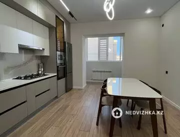 3-комнатная квартира, этаж 4 из 6, 113 м²
