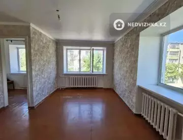 1-комнатная квартира, этаж 3 из 5, 30 м²