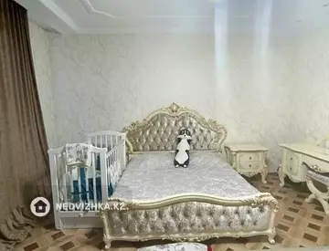 3-комнатная квартира, этаж 10 из 12, 153 м²