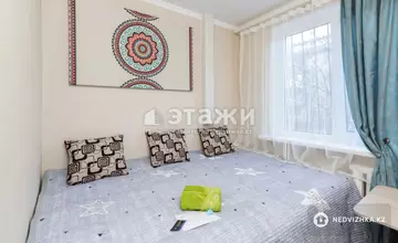 1-комнатная квартира, этаж 1 из 4, 10 м², посуточно