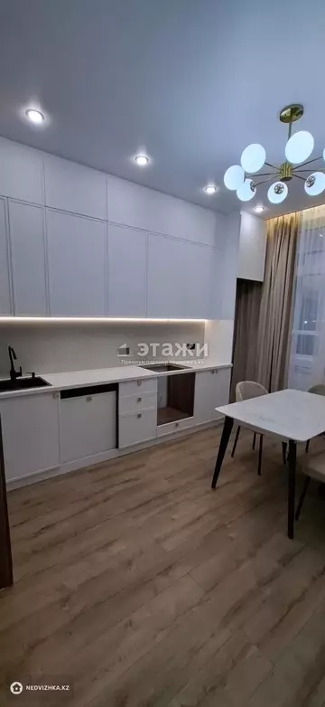 1-комнатная квартира, этаж 14 из 17, 38 м²