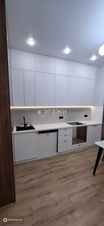 1-комнатная квартира, этаж 14 из 17, 38 м²