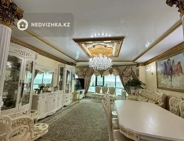 4-комнатная квартира, этаж 14 из 25, 139 м²