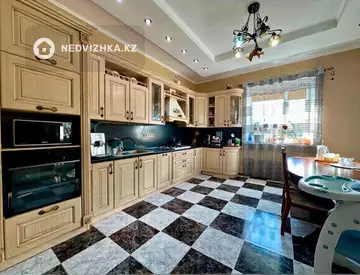 5-комнатный дом, 6.2 соток, 301 м²