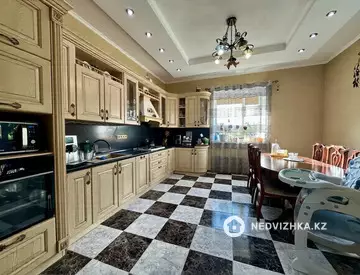 5-комнатный дом, 6.2 соток, 301 м²