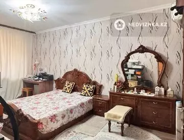 4-комнатная квартира, этаж 2 из 5, 80 м²