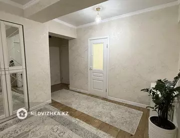 4-комнатная квартира, этаж 1 из 9, 93 м²