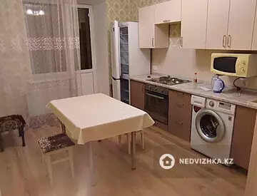 1-комнатная квартира, этаж 6 из 9, 40 м², на длительный срок