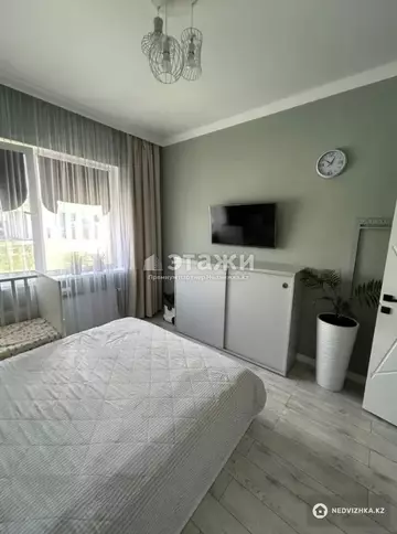 3-комнатная квартира, этаж 4 из 19, 65 м²