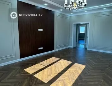 3-комнатная квартира, этаж 6 из 9, 106 м²