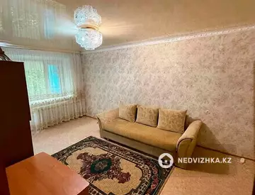 3-комнатная квартира, этаж 3 из 5, 63 м²