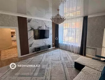 4-комнатная квартира, этаж 1 из 2, 96 м²