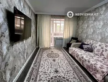 4-комнатная квартира, этаж 1 из 5, 102 м²