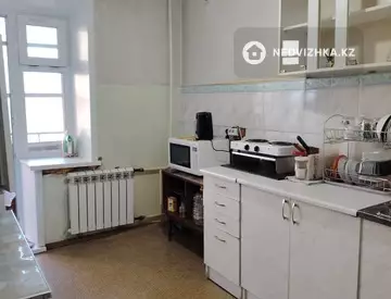 2-комнатная квартира, этаж 4 из 9, 50 м²