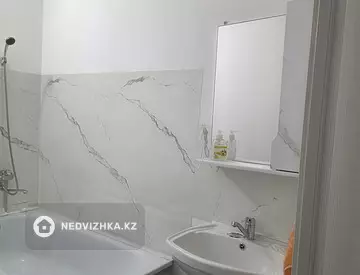 1-комнатная квартира, этаж 9 из 9, 41 м², на длительный срок