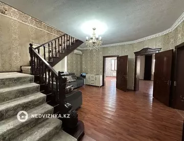 7-комнатный дом, 10 соток, 280 м²