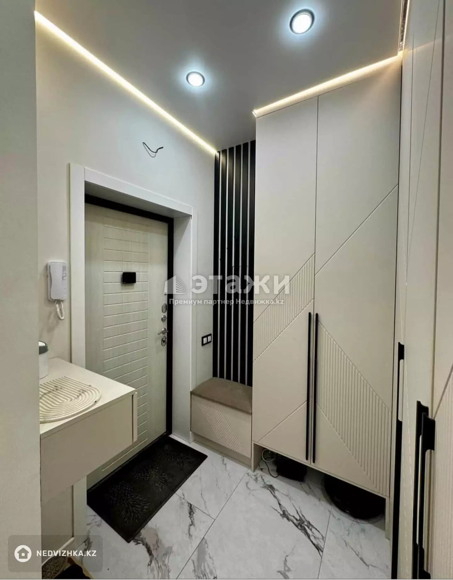 71.4 м², 2-комнатная квартира, этаж 8 из 15, 71 м², изображение - 1