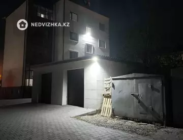 3-комнатная квартира, этаж 4 из 4, 95 м²