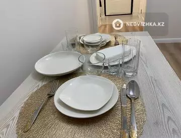 1-комнатная квартира, этаж 2 из 12, 43 м², посуточно