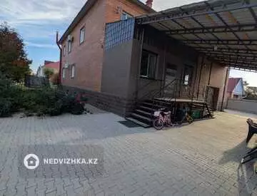 9-комнатный дом, 10 соток, 525 м²