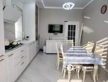 4-комнатная квартира, этаж 3 из 3, 115 м²