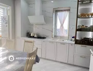 4-комнатная квартира, этаж 3 из 3, 115 м²