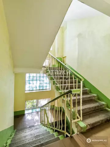 4-комнатная квартира, этаж 4 из 7, 95 м², на длительный срок