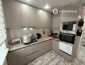 3-комнатная квартира, этаж 4 из 5, 76 м²