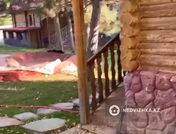 Помещение, этаж 2 из 2, В коттедже, 350 м²